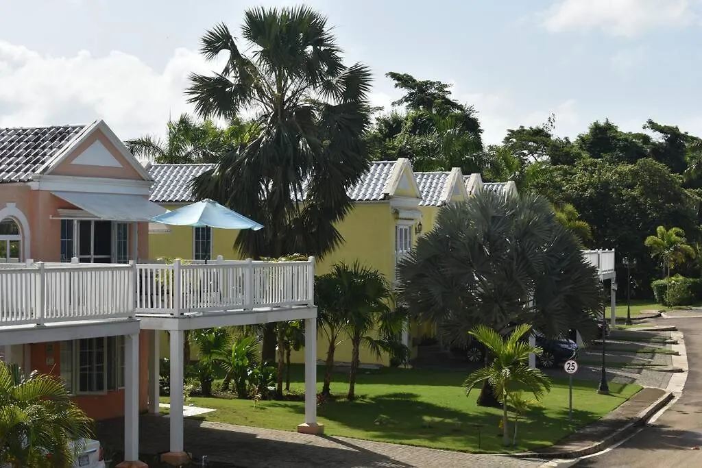 Irie Vibes By The Beach Negril