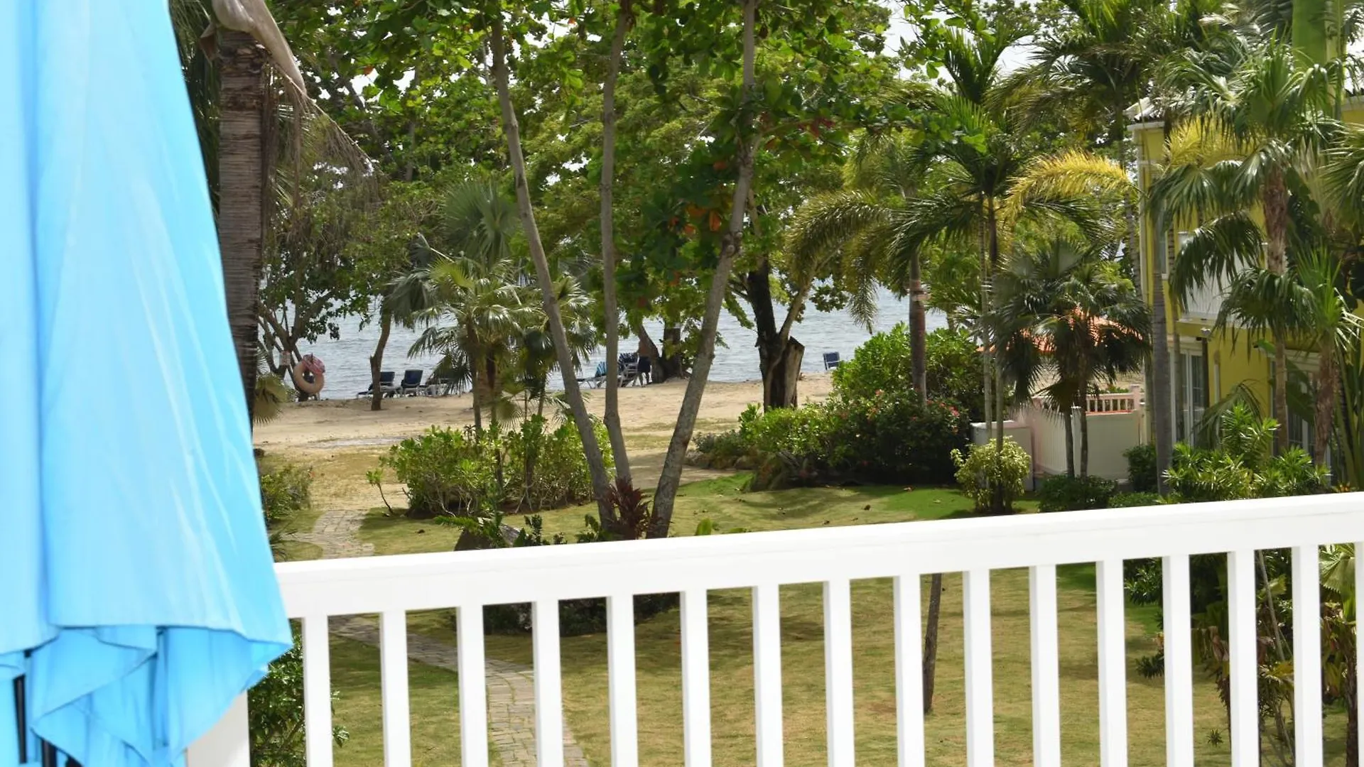 Irie Vibes By The Beach Negril Apartment